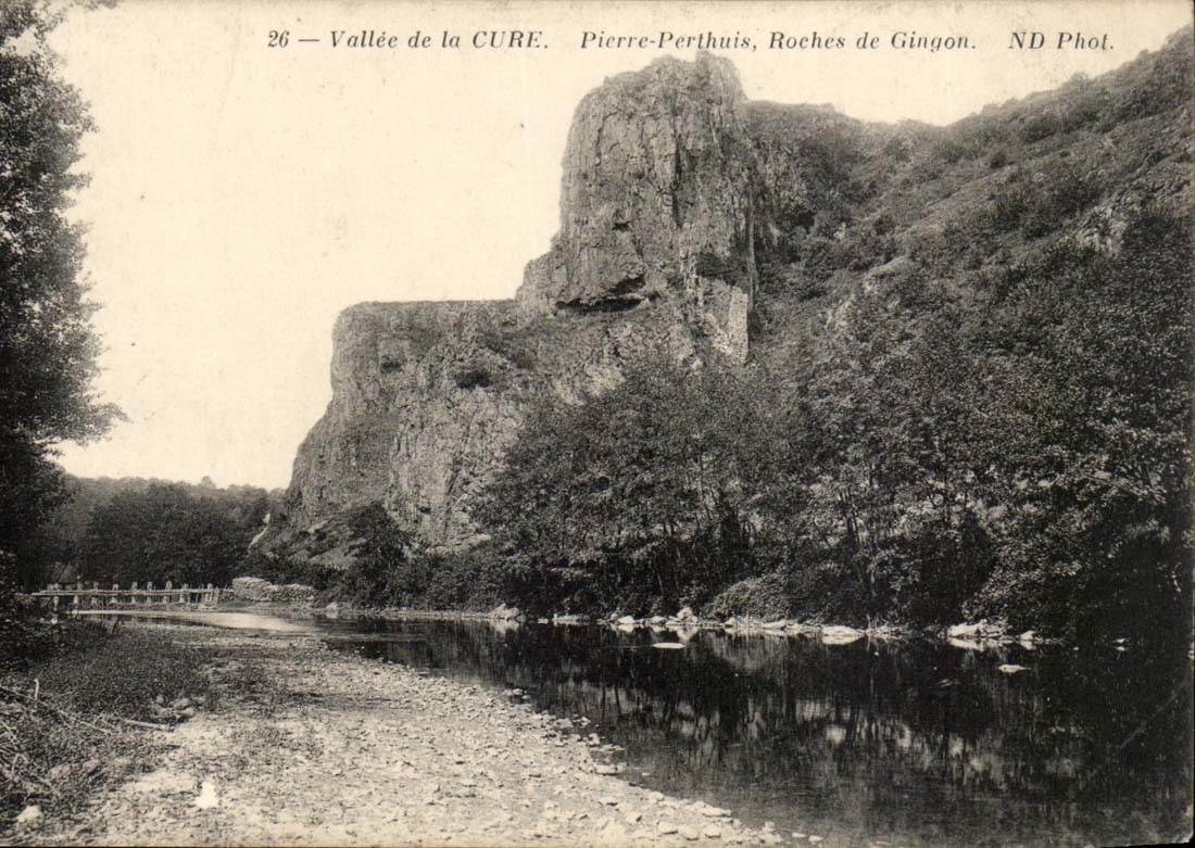 Valley of Cure CPA Pierre Perthuis Rocks of Gingon