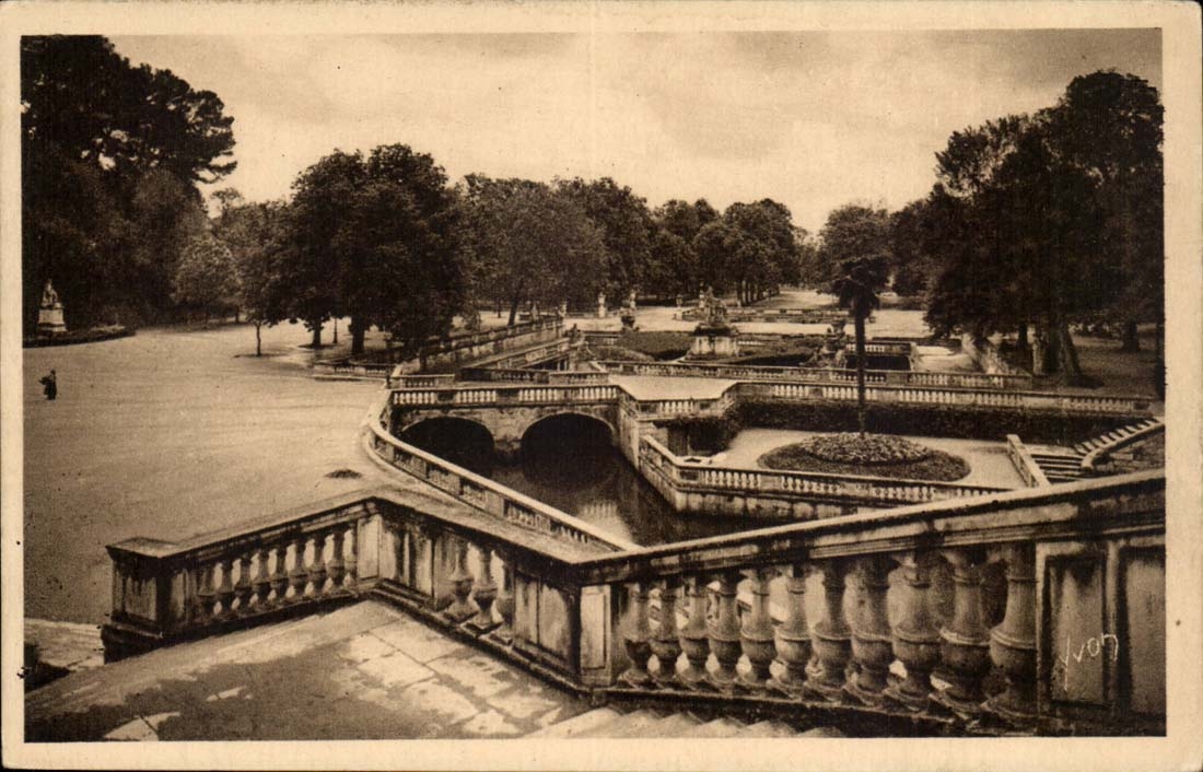 Garten Nimes-CPA des Gesamtabbildung Brunnens der romischen Bader