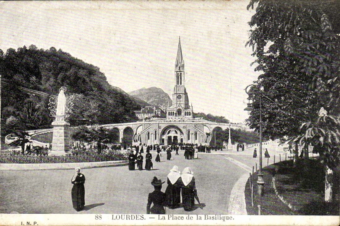 Lourdes CPA the place of the Basilica