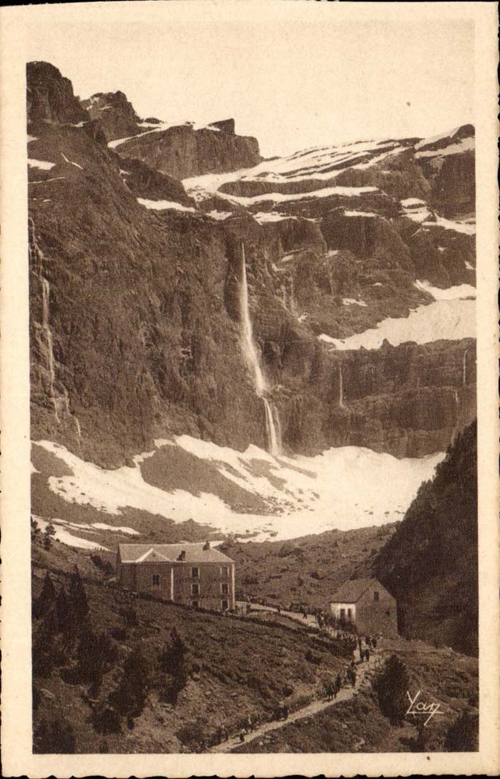 Gavarnie CPA Arrival with the circus the cascade
