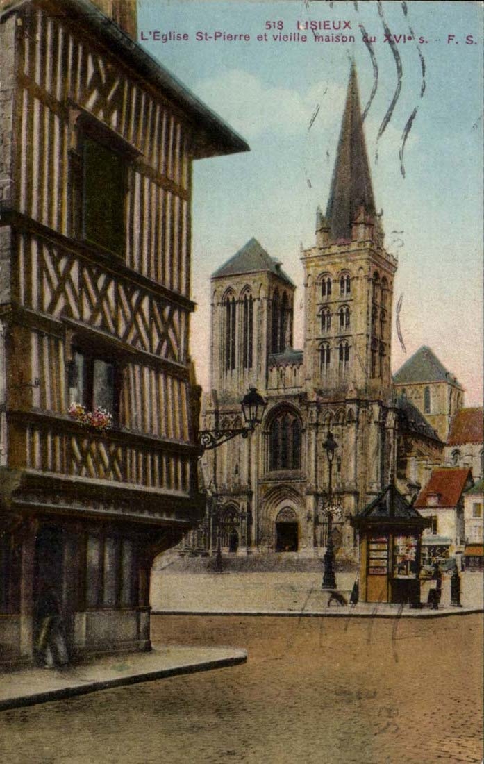 CPA Lisieux die Kirche Str Pierre und altes Haus von 15