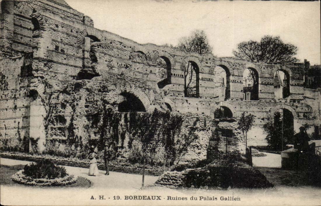 Bordeaux CPA Ruins of the Gallien palate