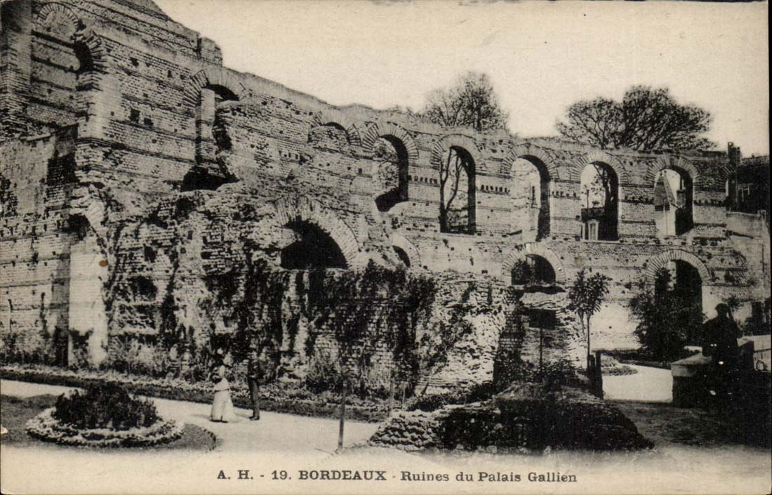 Bordeaux CPA Ruins of the Gallien palate