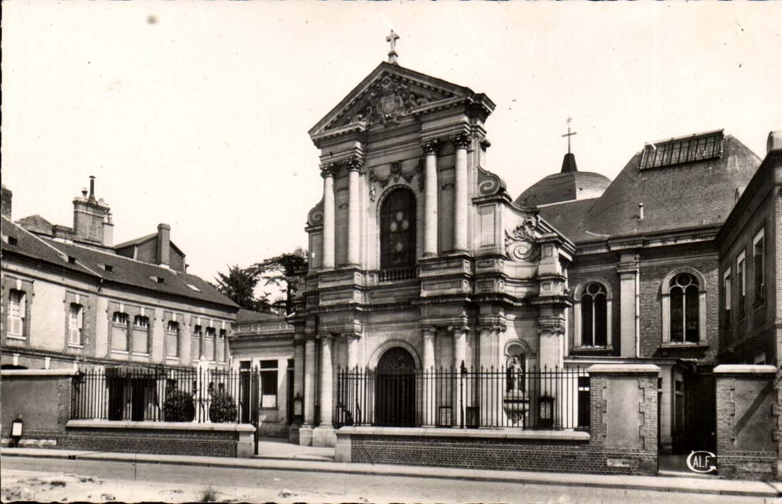 Lisieux CPA CArnmel und Statue Co Therese