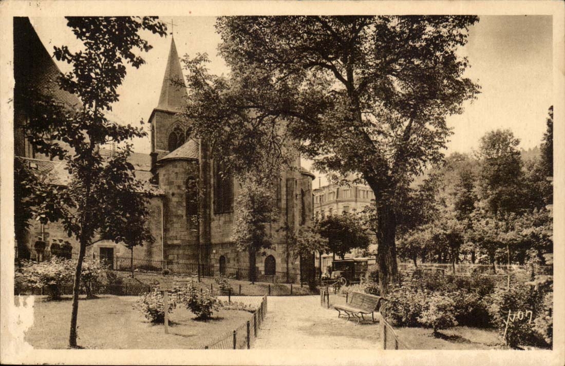 The Mount Gilds CPA the place of Moulins and the church St PArdoux