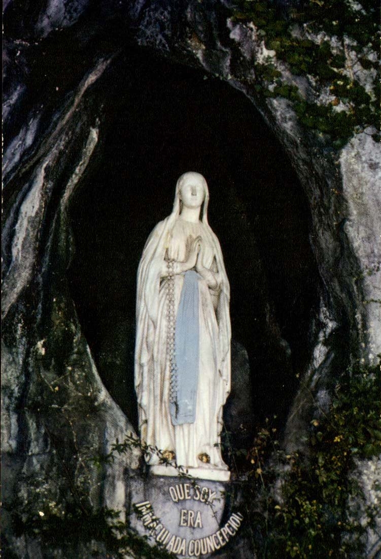 Lourdes MODERN CARD the virgin