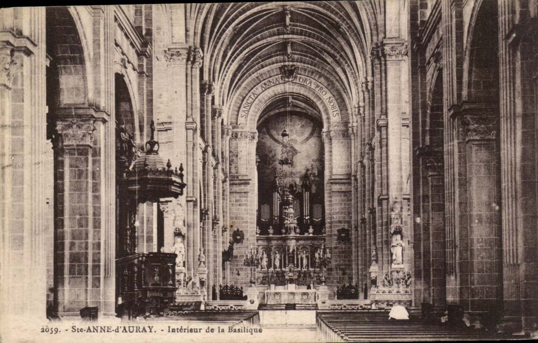Saint Anne d' Interior Auray CPA of the basilica