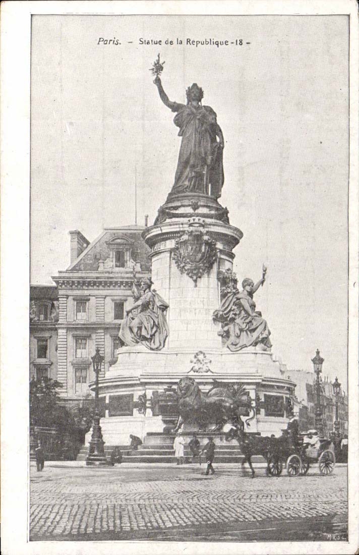 Place de la Republique - horse - CPA