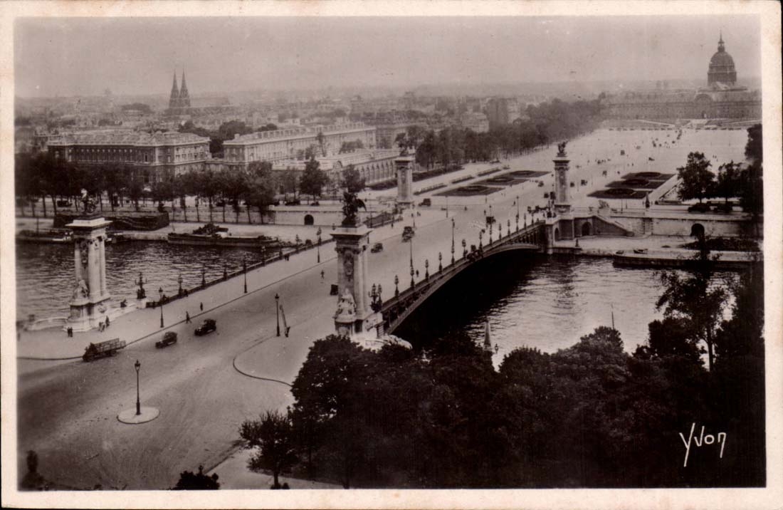 Paris - BruckeAlexandreiii Esplanade von Invalides - CPA