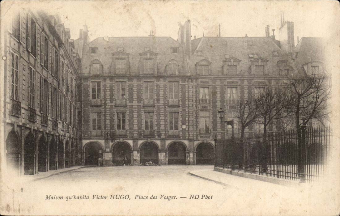 Paris - 3 House qu lived Victor Hugo - Place of the Vosges - CPA