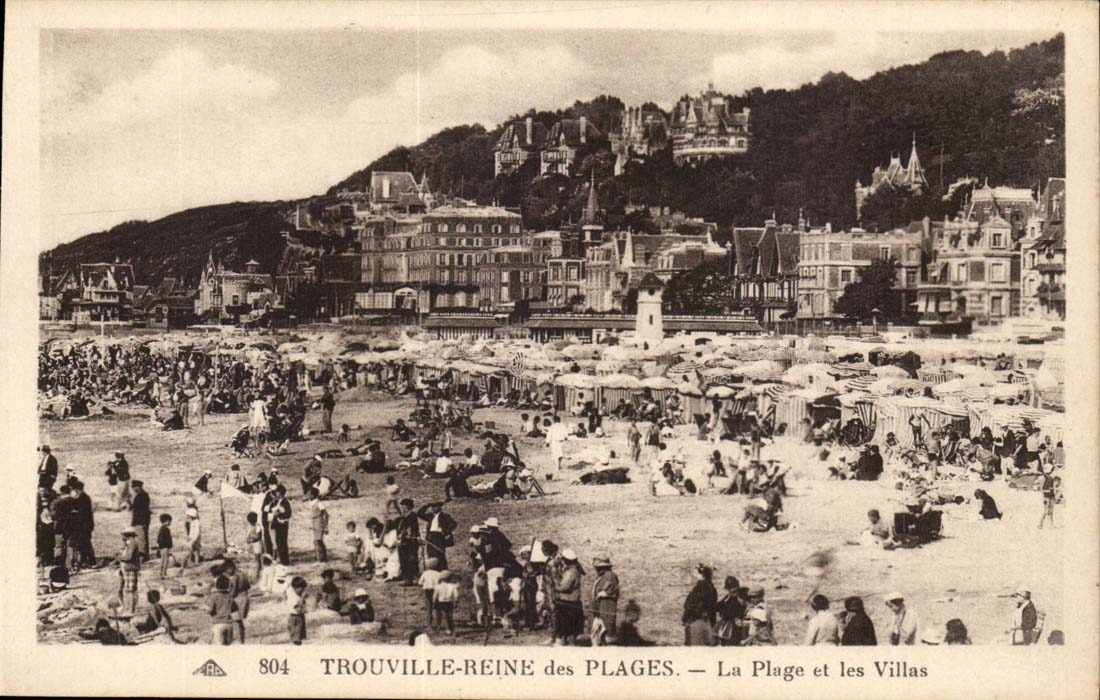 Trouville Queen of beaches CPA the beach and villas