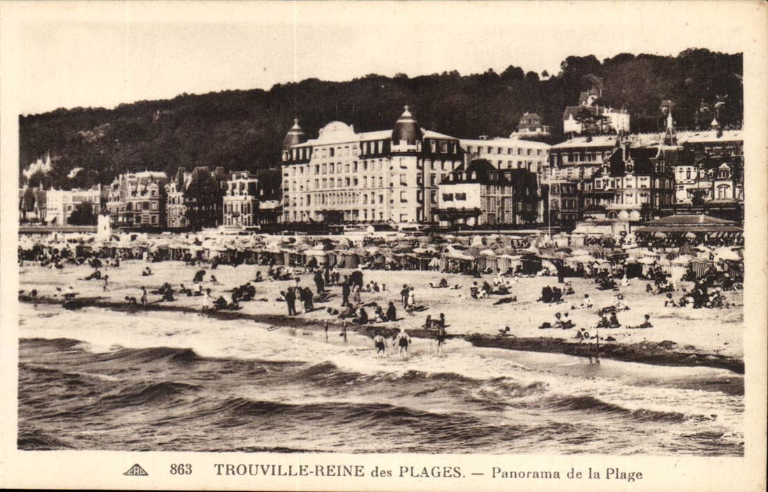 Trouville Queen of beaches CPA Panorama of the beach