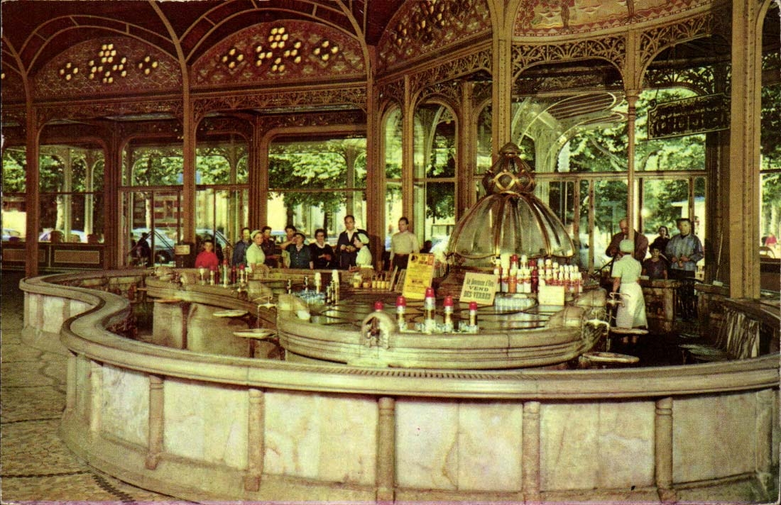 Vichy CPM Source Chomel buvette 