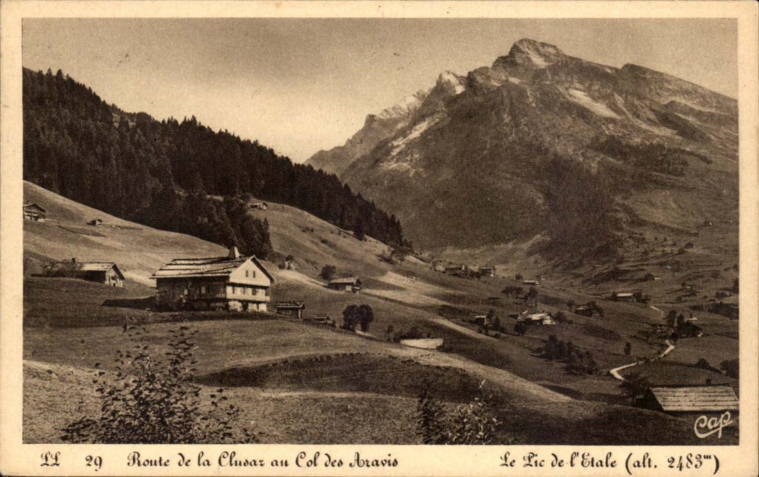 CPA Road of Clusaz to the collar of Aravis the pix of Estale
