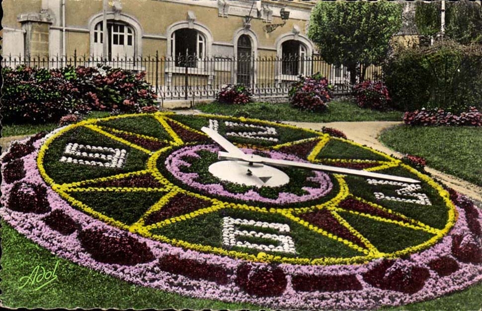 CPSM the mans the flowered clock