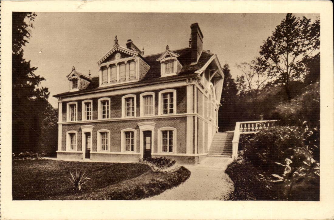 CPA Buissonnets Frontage and terrace