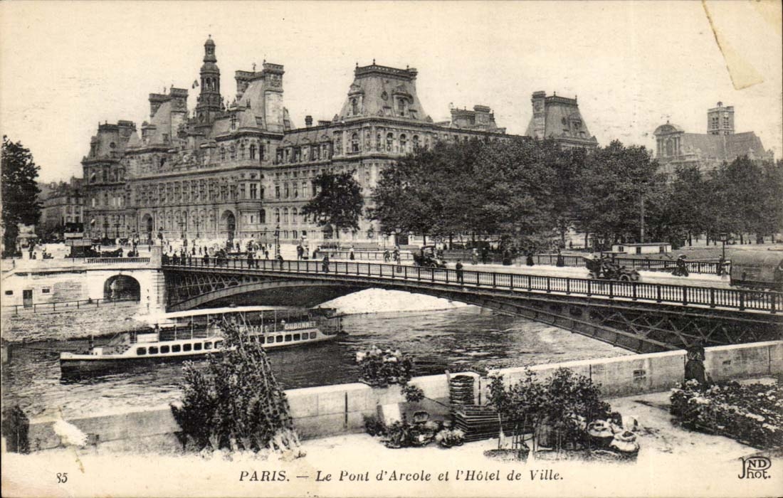 Paris CPA the bridge of Arcole and the town hall (market to the flowers)