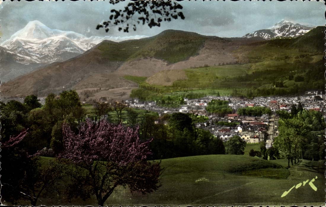 Bagnerres de Bigorre CPA View On the left peak of the South