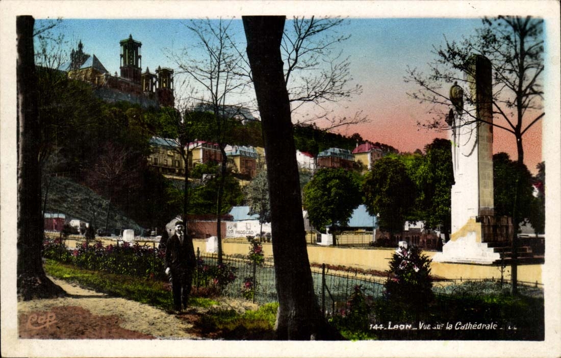 Laon CPA Seen on the cathedral