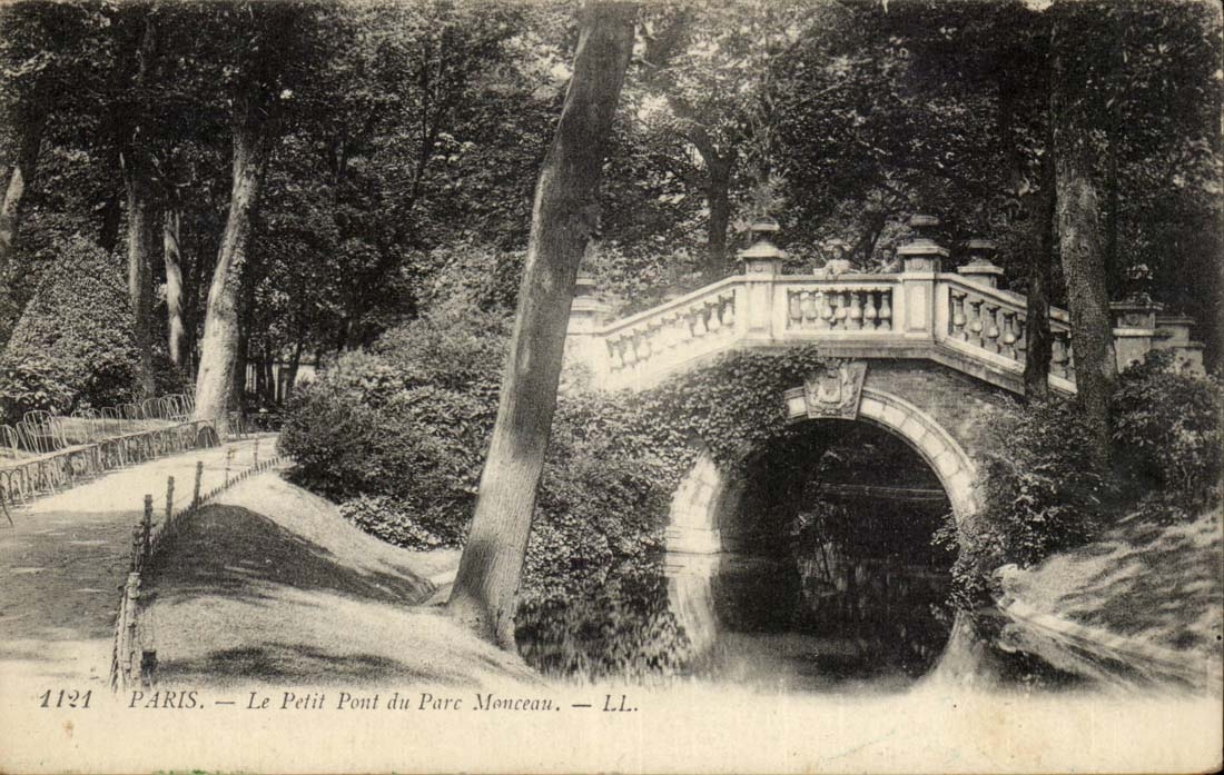 Paris CPA the small bridge of the Park Heap