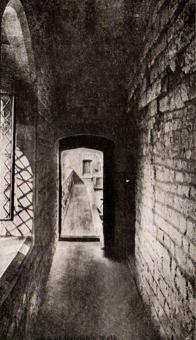 London London Tower off London CPA View off Ralegh' S walk CPA