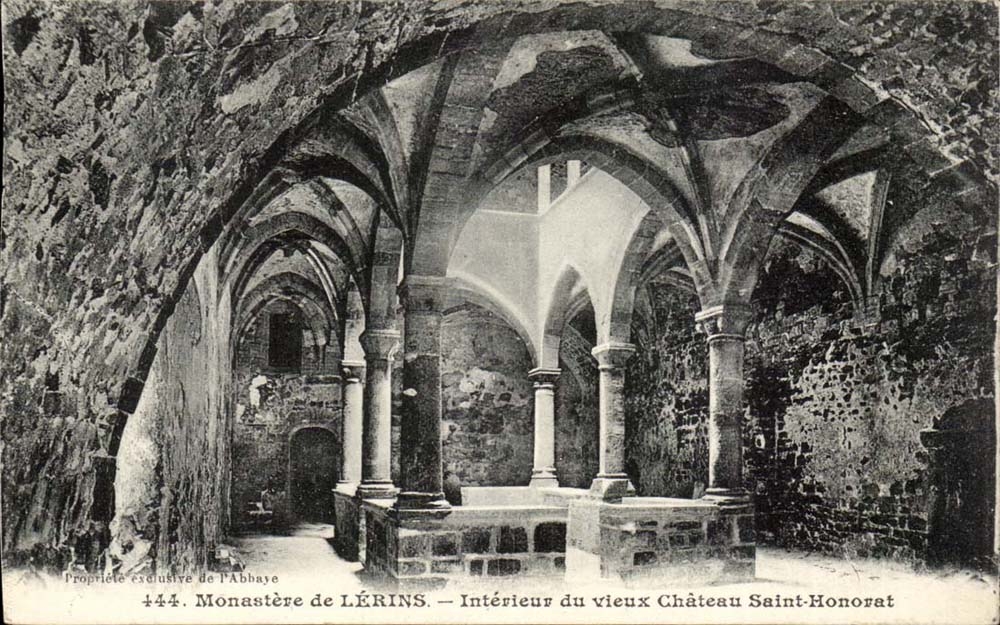 CPA Kloster von InnenLerins des alten Schlosses Saint Honorat