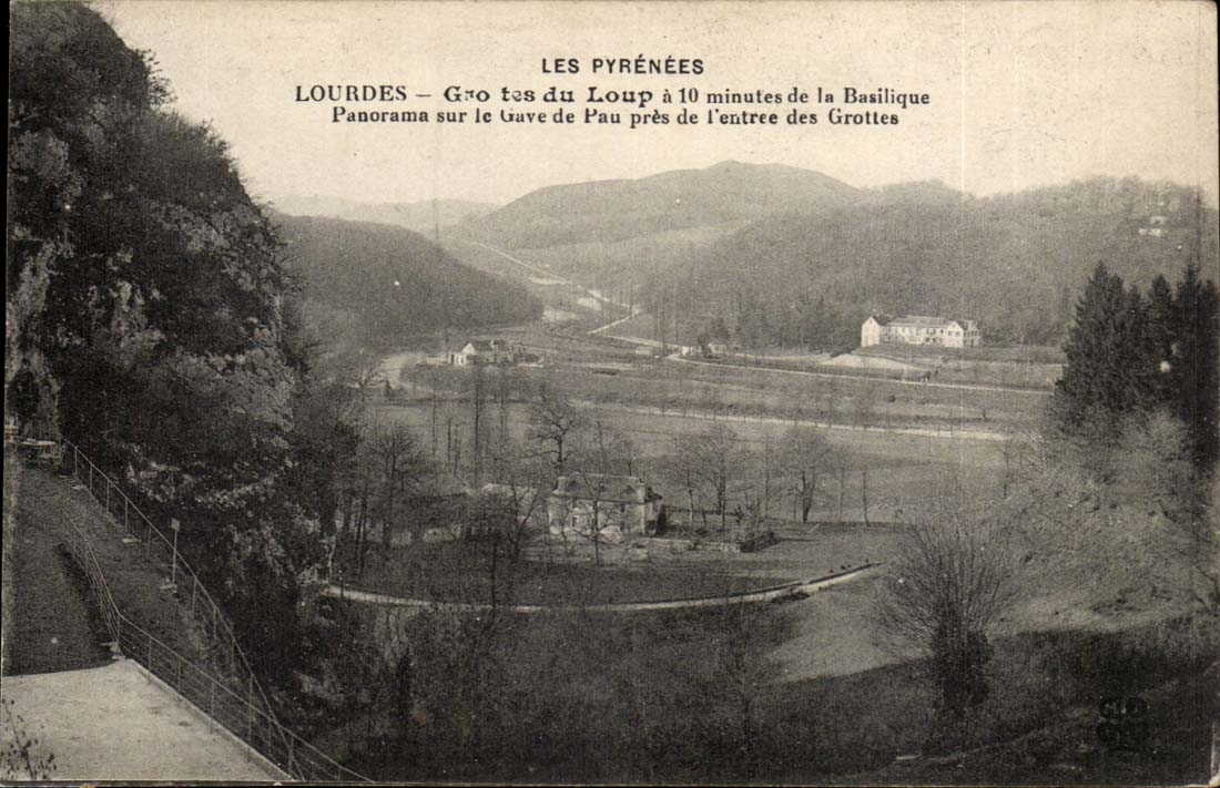 Lourdes - Caves of the Wolf has 10 minutes of the Basilica Panorama on Gave of Pau - CPA