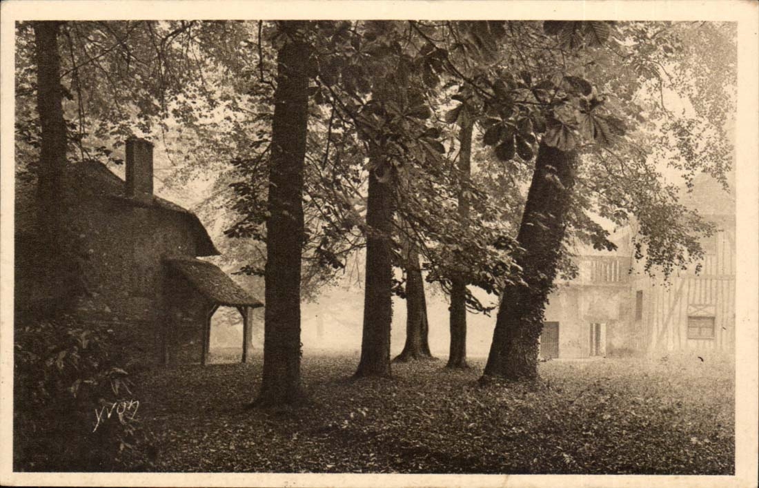 Versailles - Morning of Fall to the Hamlet of Marie Antoinette has fall morning in the hamlet - CPA