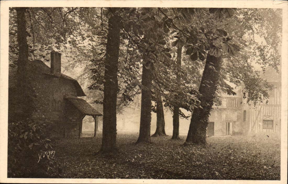 Versailles - Morning of Fall to the Hamlet of Marie Antoinette - has fall morning in the hamlet - CPA