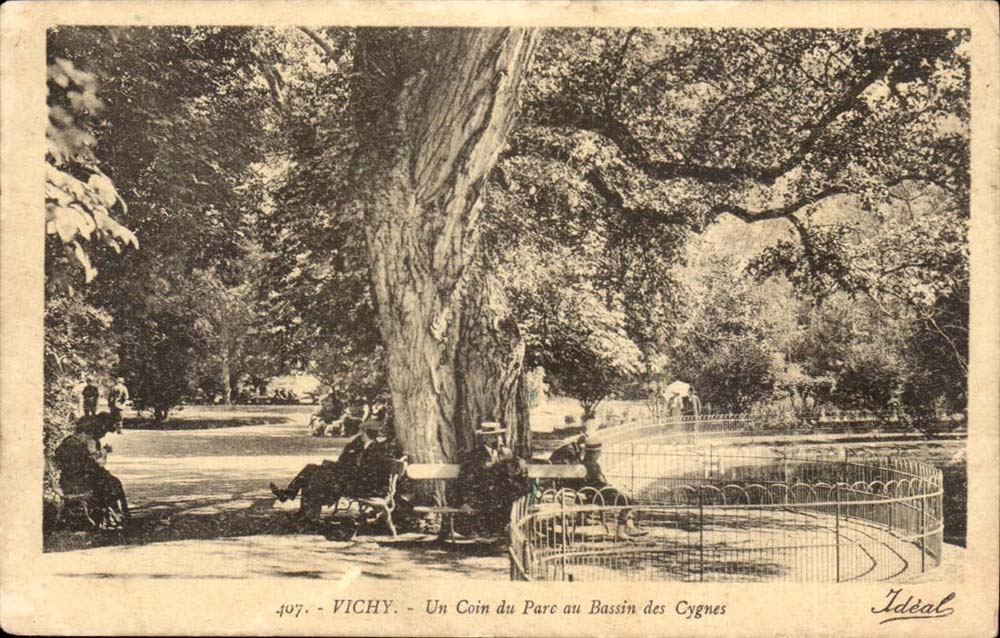 Vichy - Un Coin du Parc au bassin des Cygnes - CPA