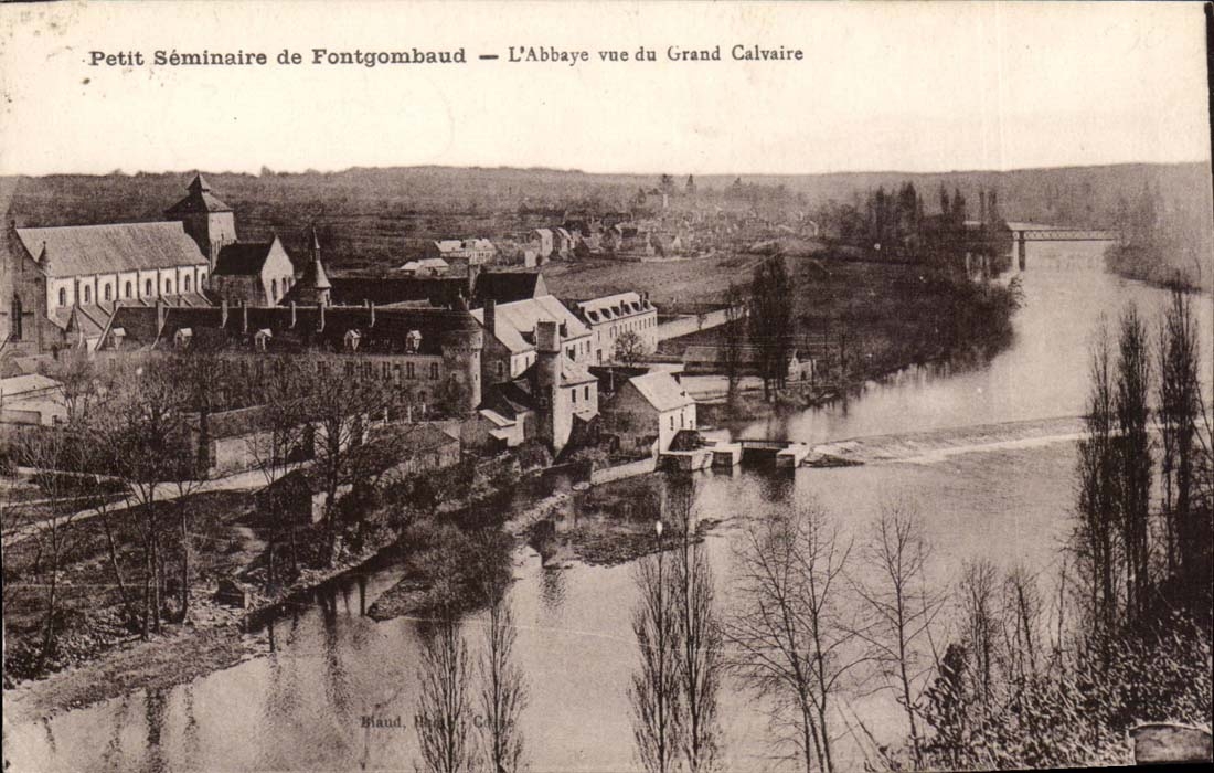 Kleines Seminar von Fontgombaud - die Abtei gesehen vom grossen Martyrium - CPA