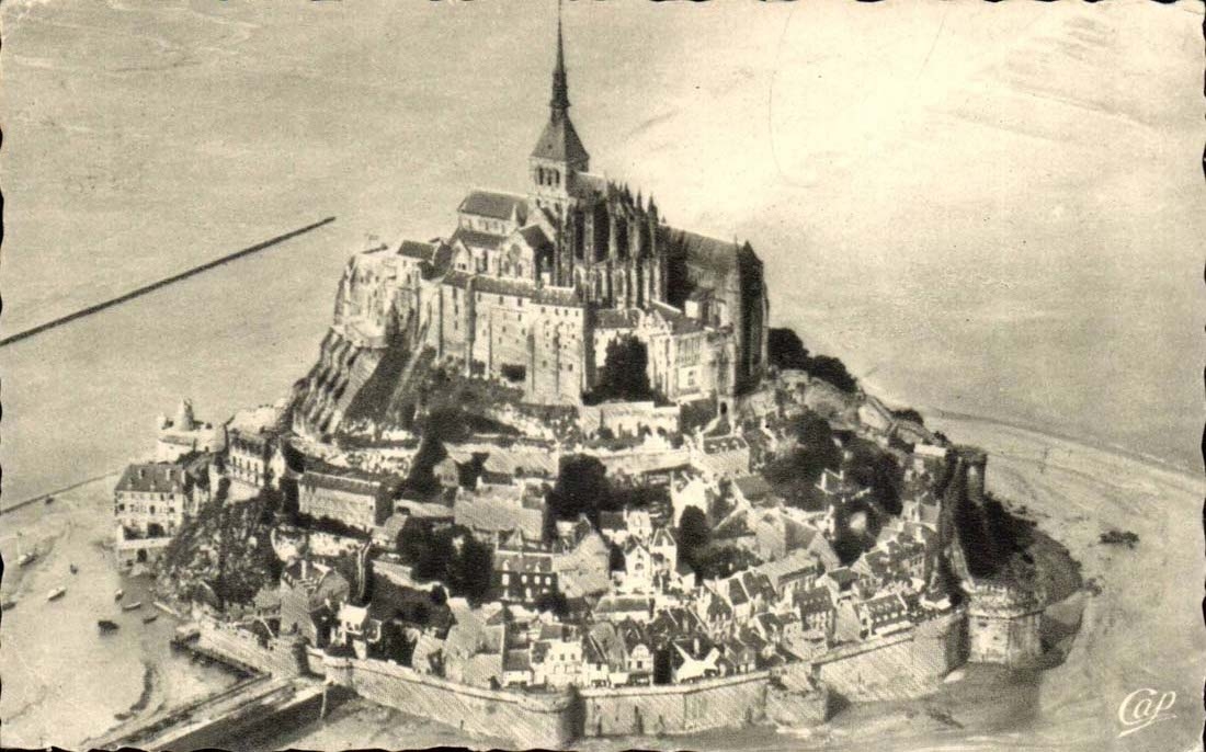 Mont Saint Michel CPA Seen air