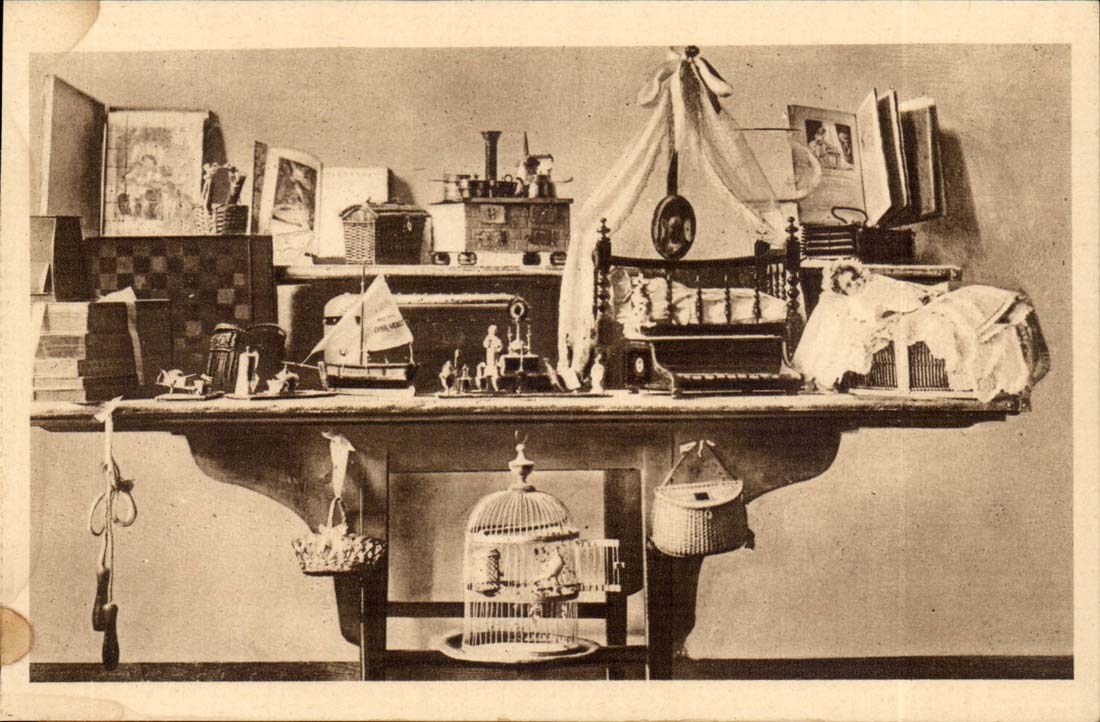 CPA toys of the small Therese Buissonnets