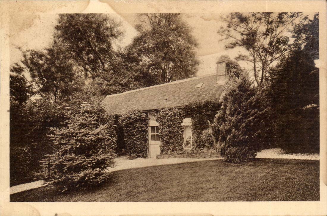 CPA Buissonnets Small garden of Therese child in front of the wash-house