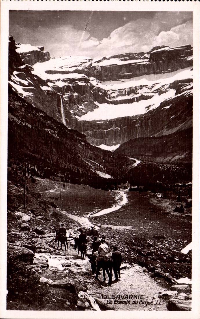 Gavarnie CPA the way of the circus