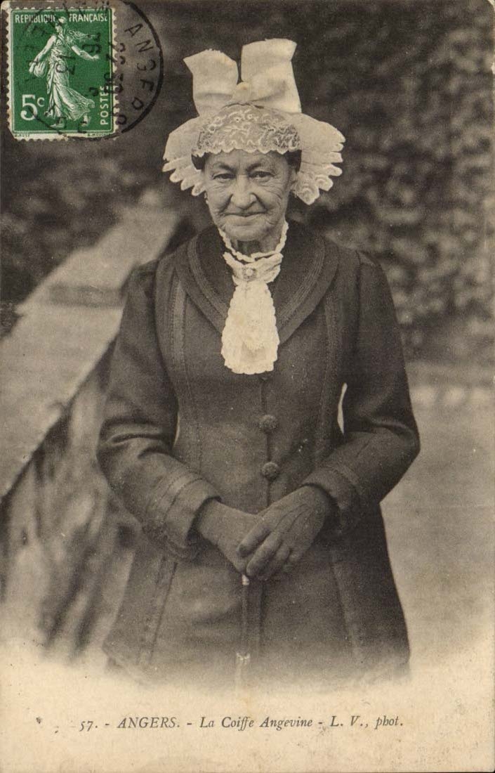 CPA Folklore verargert Kostum das Kappe angevine TOP