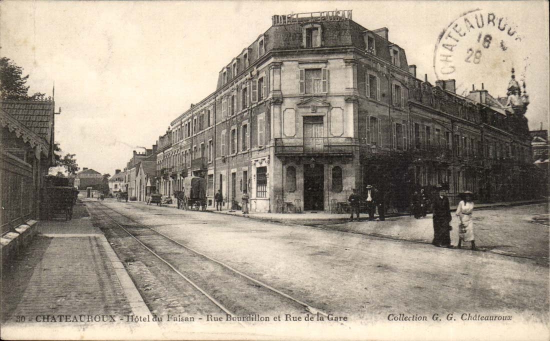 Chateauroux CPA Street Bourdillon and street of the station