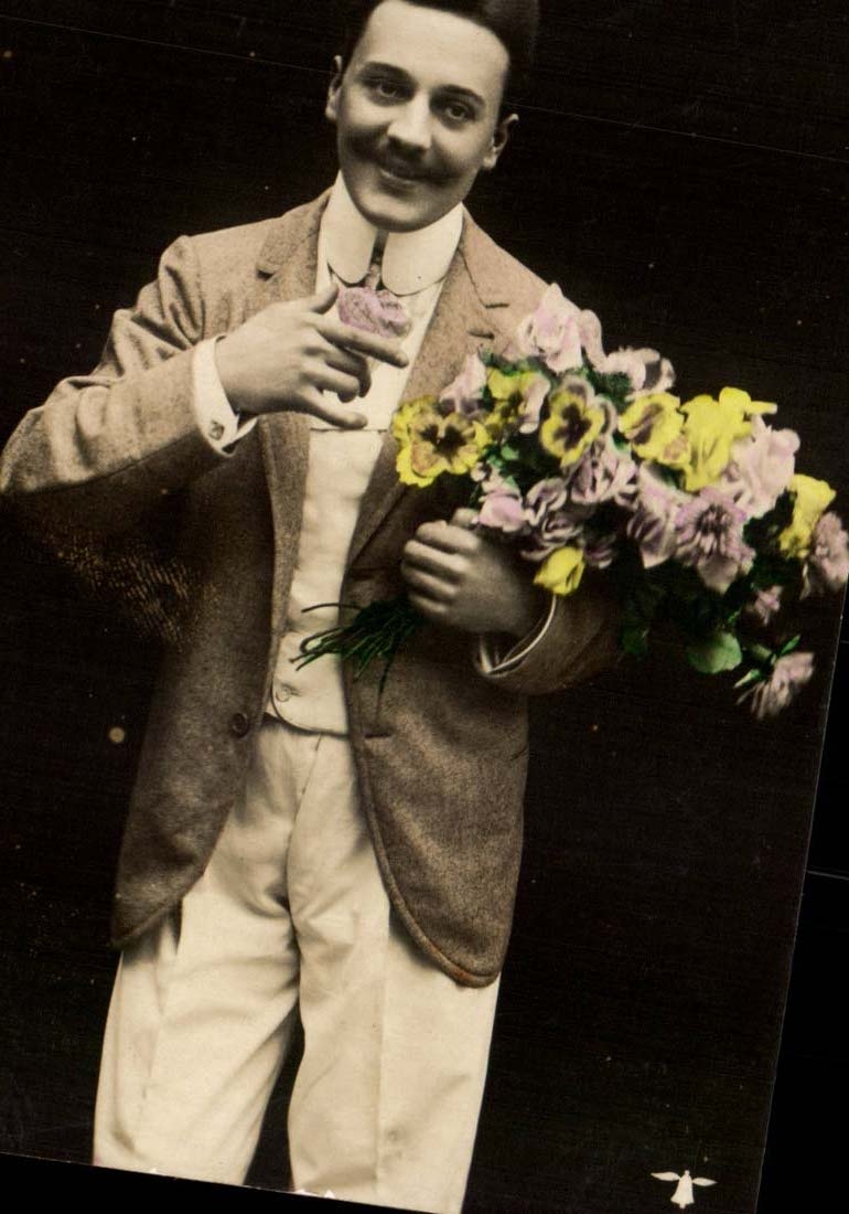 Fantasy CPA Homme By looking at them I think has you (flowers)