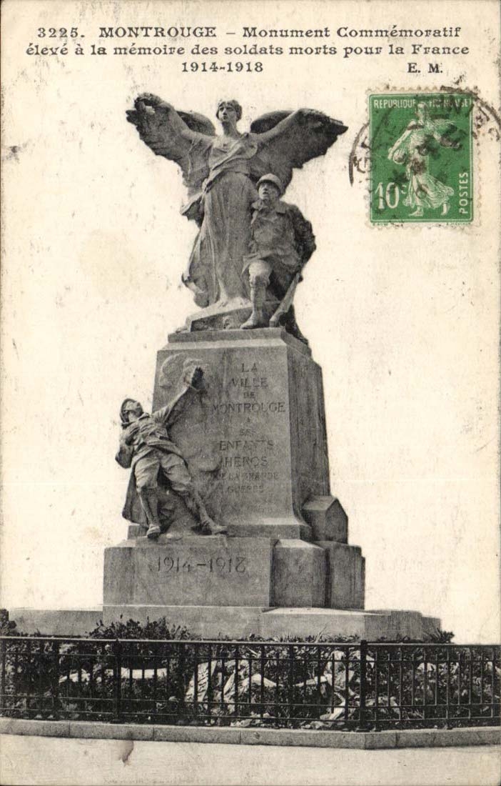 Montrouge CPA hoch Denkmal mit dem Gedachtnis der toten Soldaten fur Frankreich 1914 1918