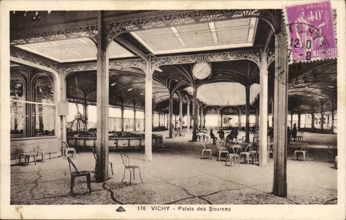 Vichy CPA Palais des sources