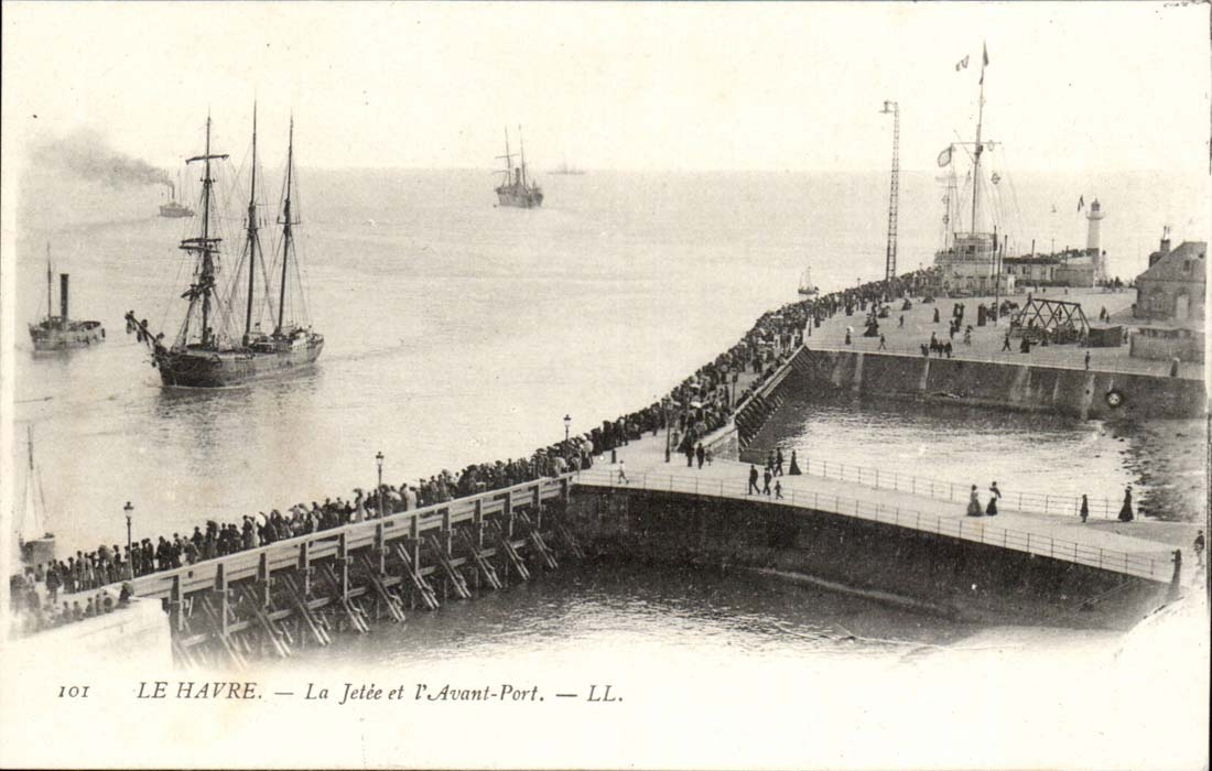 Le Havre CPA the pier and abvant it port (baetau boat ship)