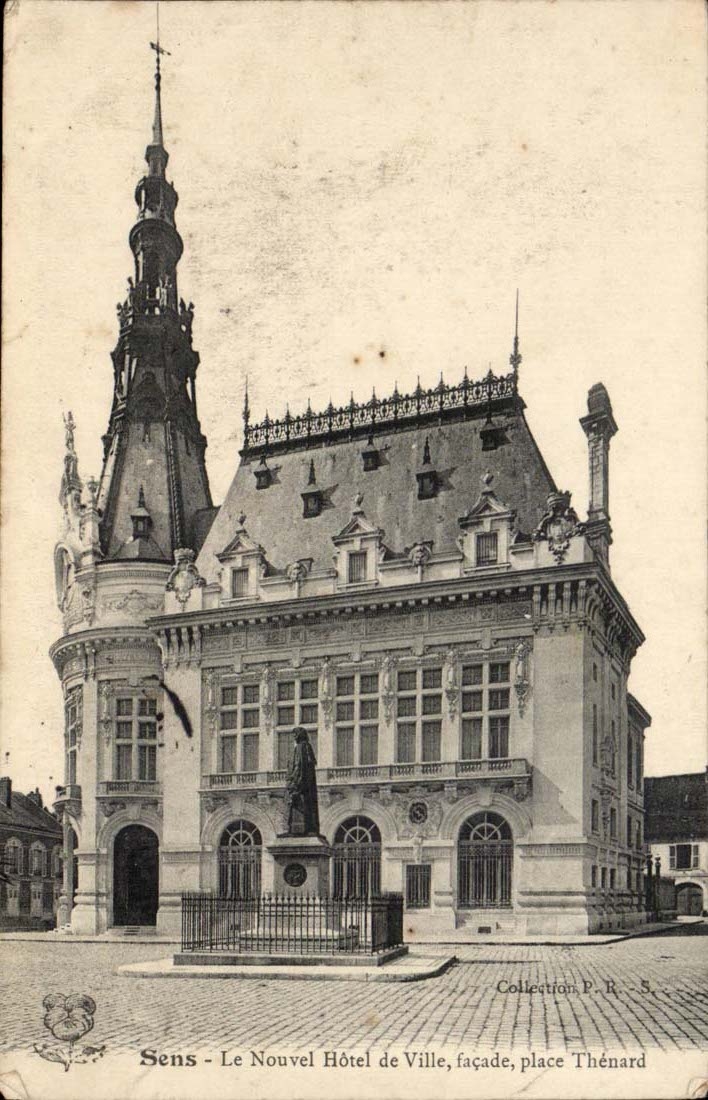 Sens CPA the new town hall frontage places Thenard