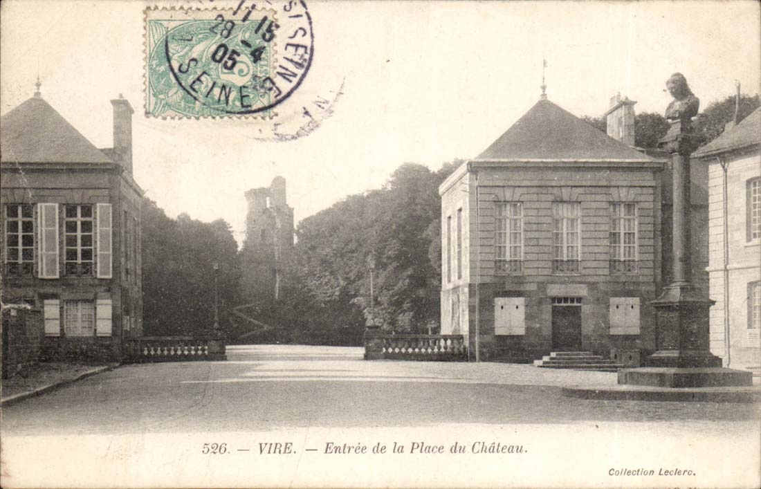Vire CPA Entree de la place du chateau