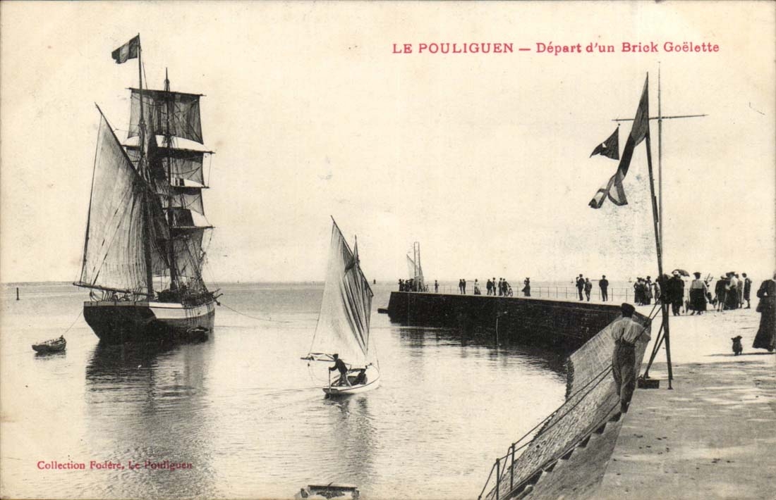 Pouliguen CPA Departure of a brig goelette