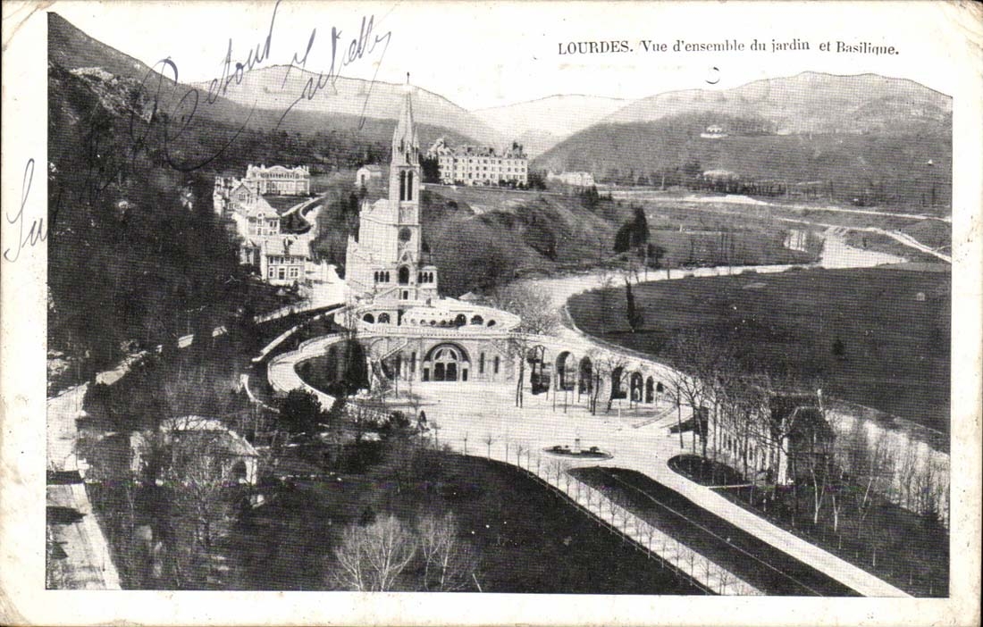 Lourdes Overall picture CPA of the garden and basilica