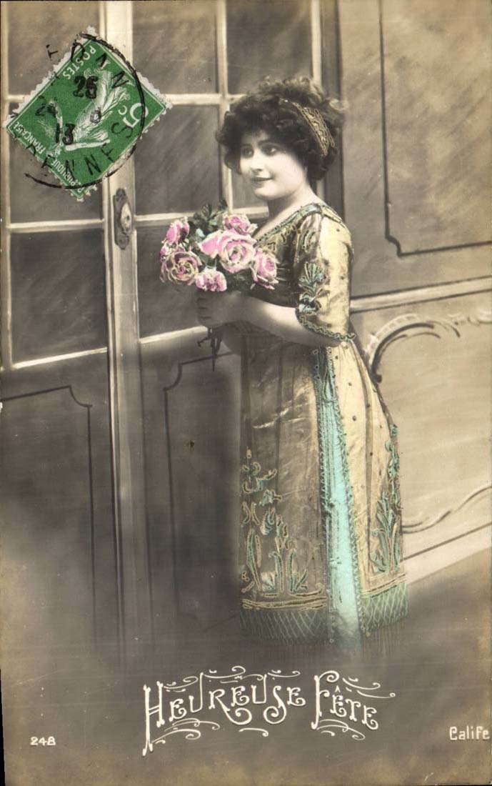 CPA gluckliche Phantasie feiert (Frau)