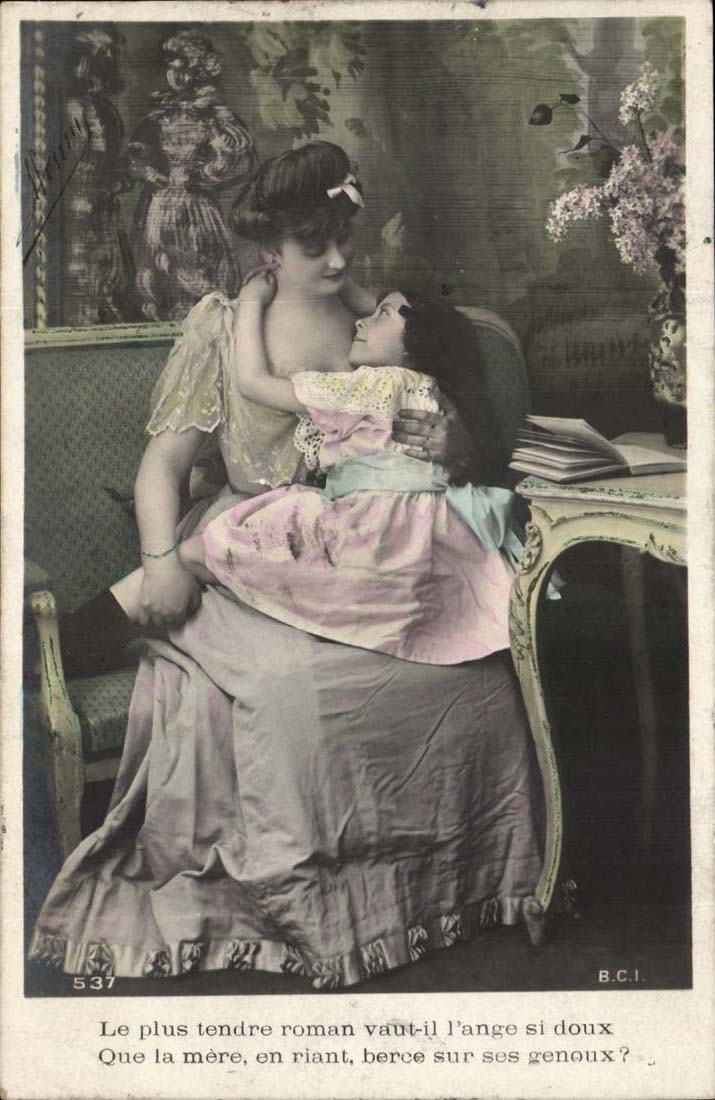 CPA Fantasy Woman the most tender novel is worth it la' nge so soft that the mother while laughing rocks on her genous child