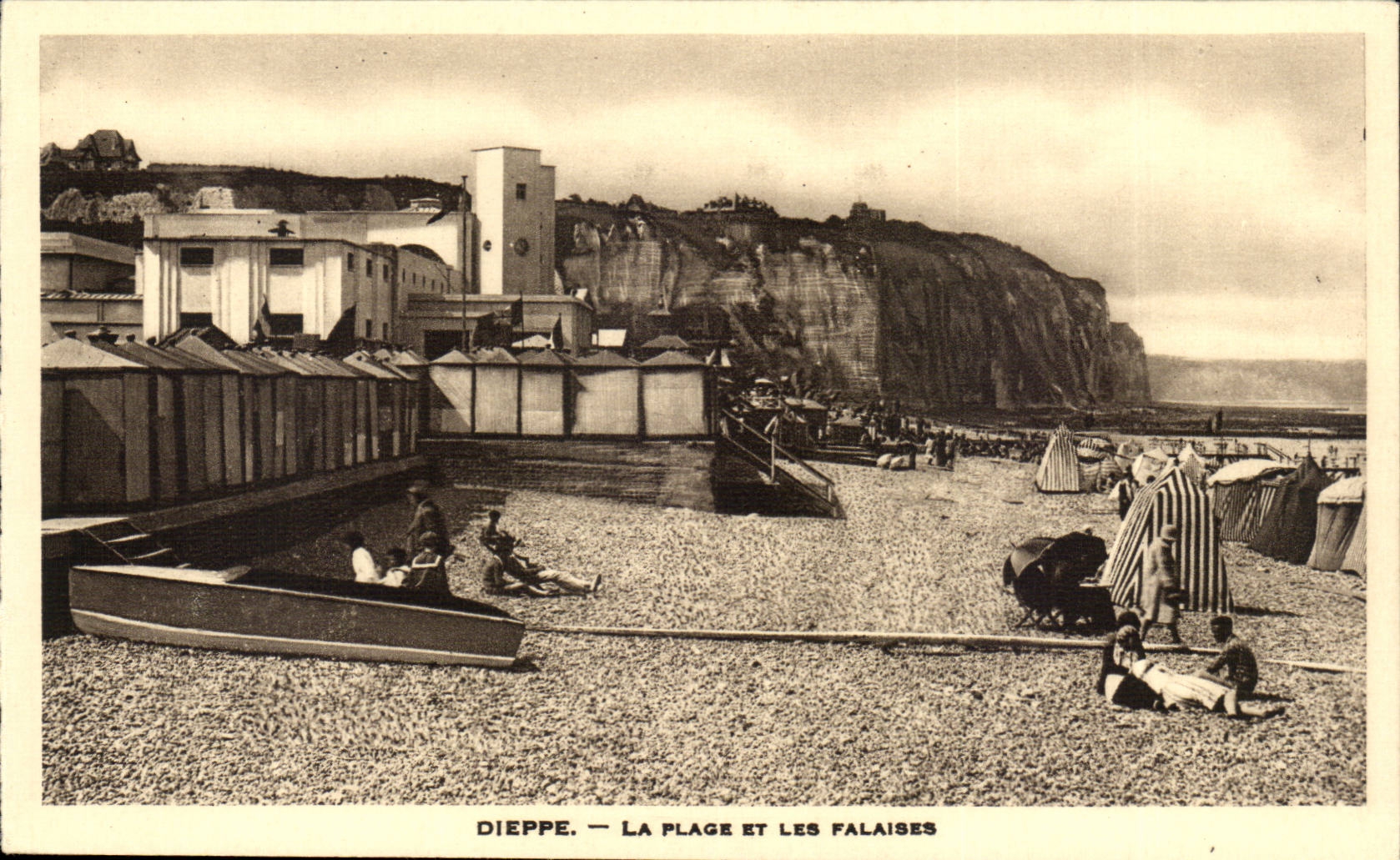 Dieppe CPA der Strand und die Klippen