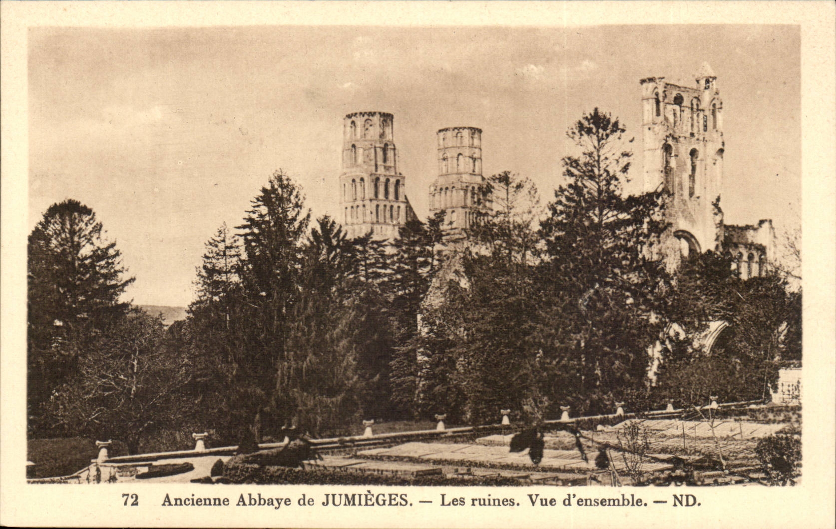 CPA Old abbey of Jumieges ruins Overall picture