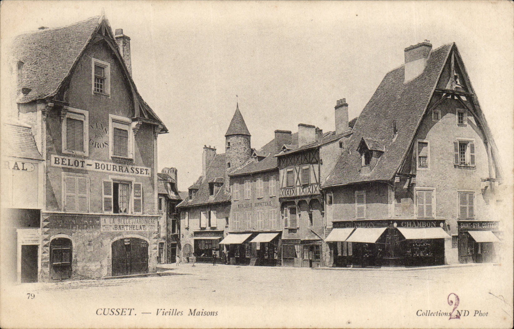 Cusset - Old women Houses CPA